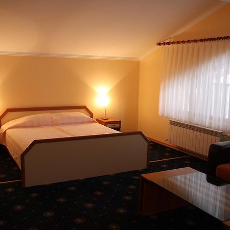 Kovanlika Hotel Razgrad Eksteriør bilde