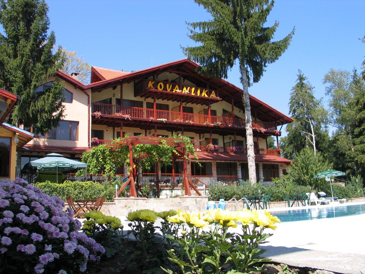 Kovanlika Hotel Razgrad Eksteriør bilde