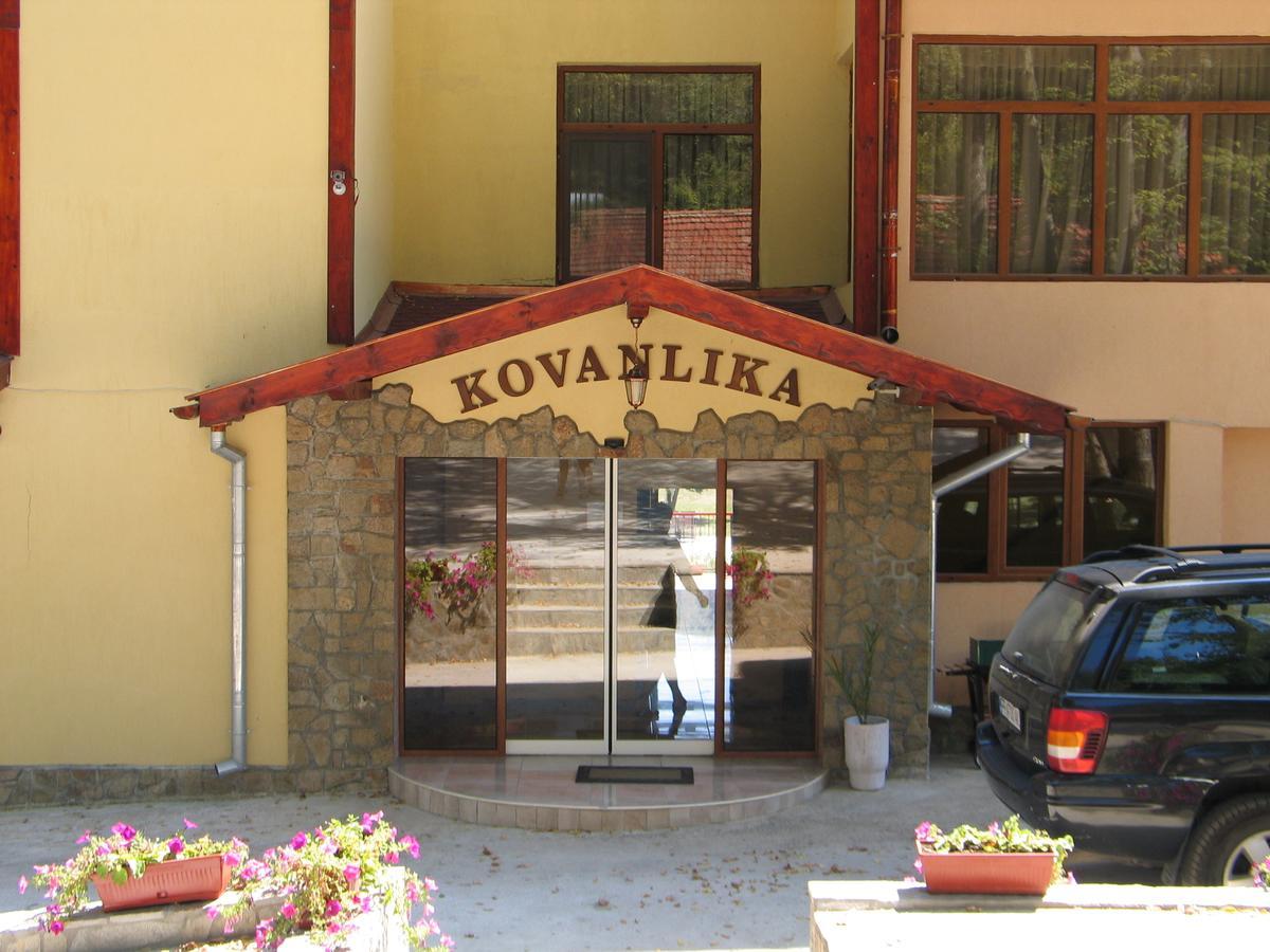 Kovanlika Hotel Razgrad Eksteriør bilde