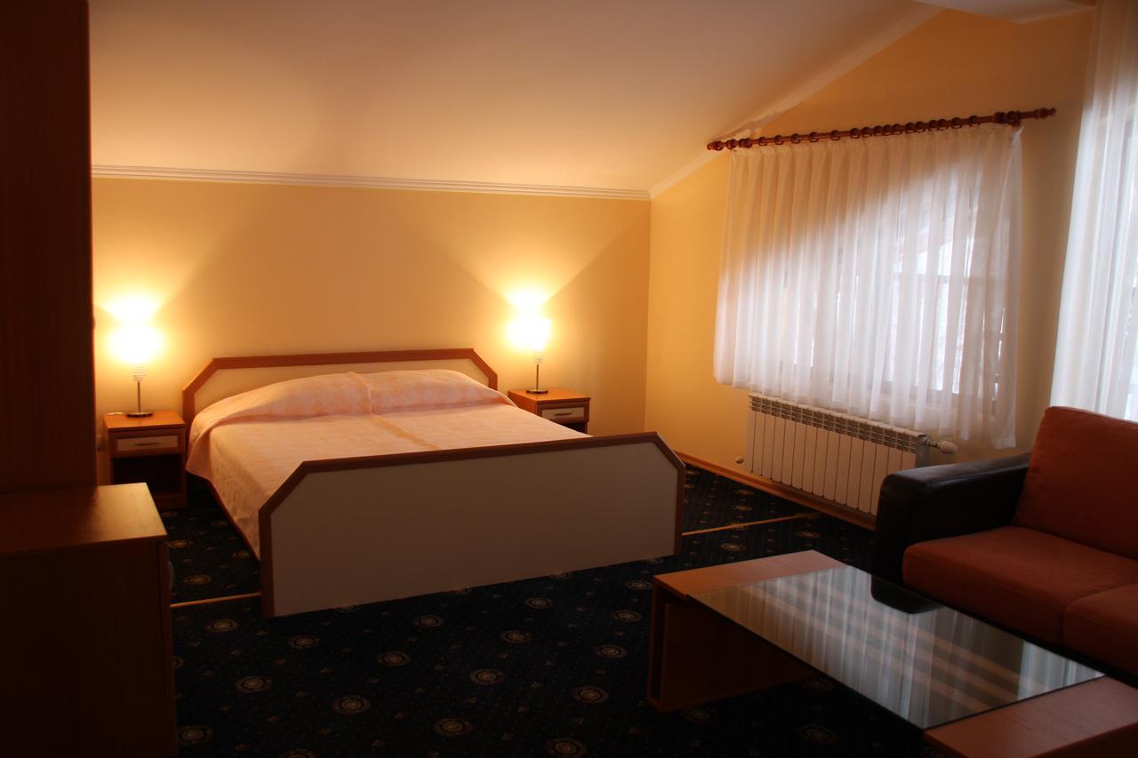 Kovanlika Hotel Razgrad Eksteriør bilde